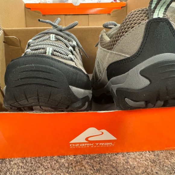 Ozark Trail Women’s Hiking Shoes - Picture 4 of 15